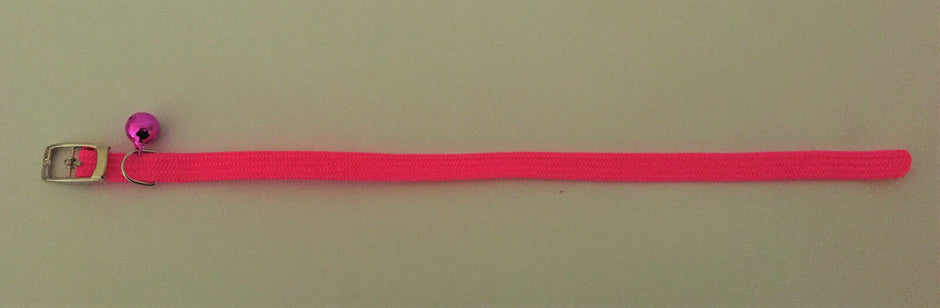 GoPetPlace pink nylon elastic stretch cat collar laid flat, showing silver buckle and pink bell