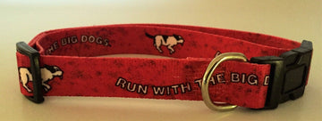 Red 25 mm adjustable dog collar with 'Run With The Big Dogs' print, plastic quick-release buckle and gold-tone stainless steel D-ring.